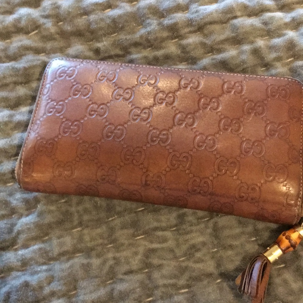 Gucci Leather Zip around Wallet